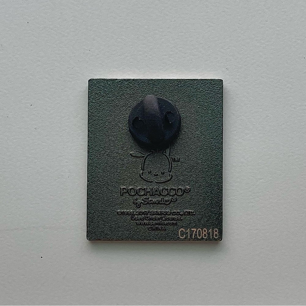 Sanrio Original | Pochacco Collectable Pin "Sweet
Dreams" Item - Picture 2 of 3